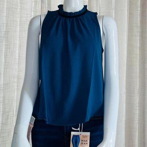 loose sleeveless tailored blouse